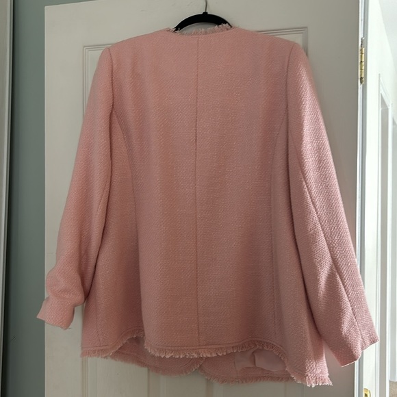 Eloquii lined pale pink blazer with silver buttons. - Picture 4 of 4